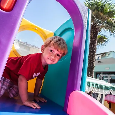 Adriatico Family Village 3*