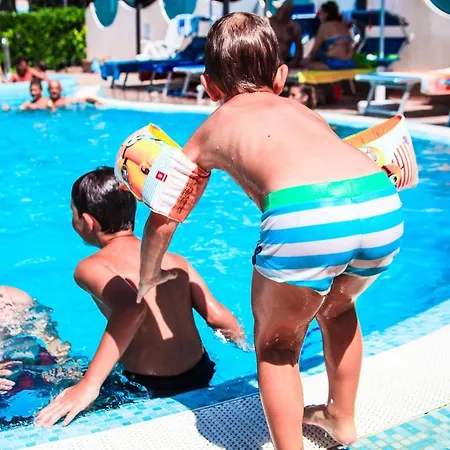 Adriatico Family Village מלון
