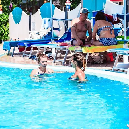 Adriatico Family Village מלון
