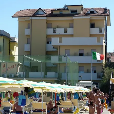 מלון Adriatico Family Village 3*