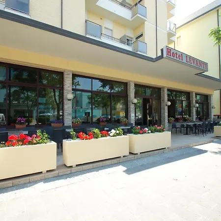 酒店 Adriatico Family Village 3*