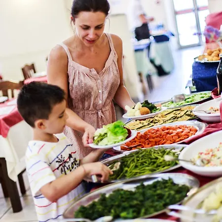 Adriatico Family Village 3* 加提欧马里